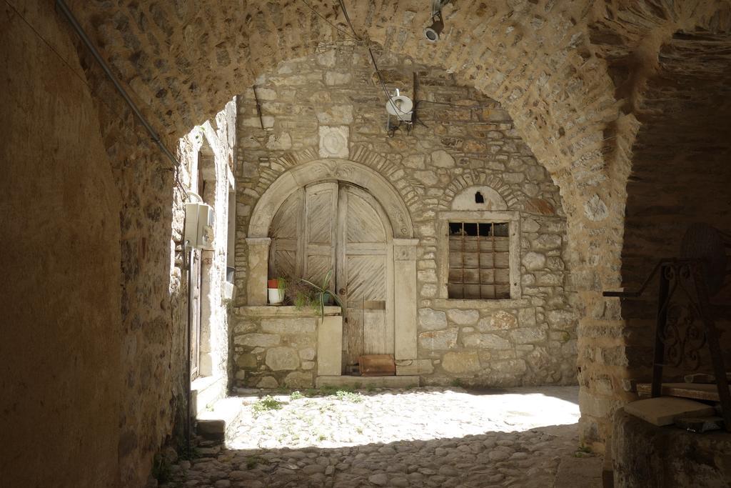 Kantounia Kalamoti Bagian luar foto